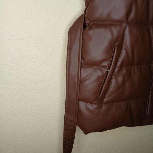 Levi's Chocolate Brown Puffer Vest With Belt Womens Size Small NWOT - Picture 5 of 15